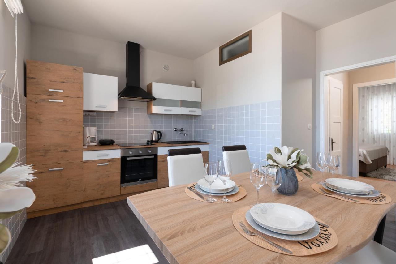 Apartments Prince Vrsar Exterior photo